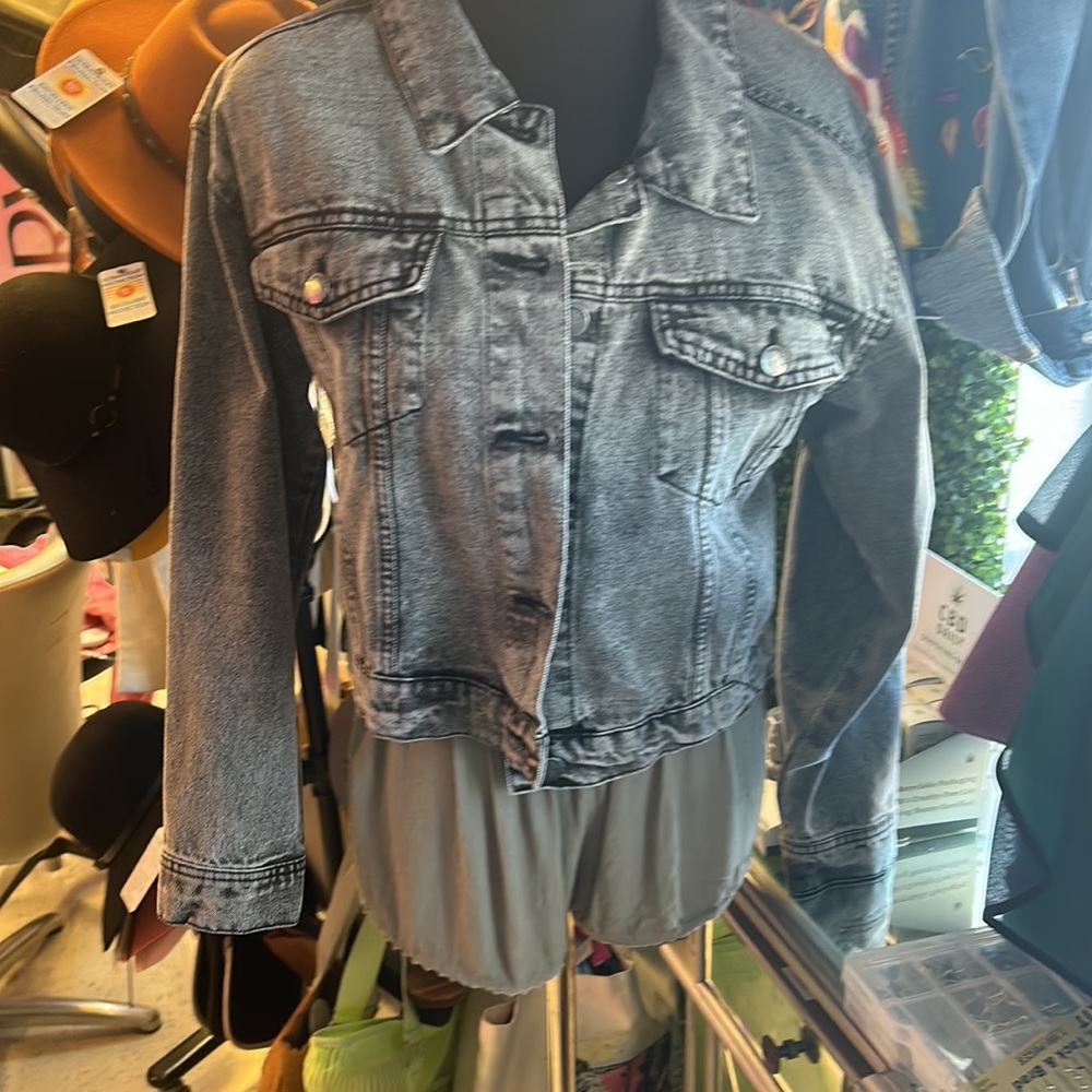 Grey jean jacket with design - Picture 6 of 8